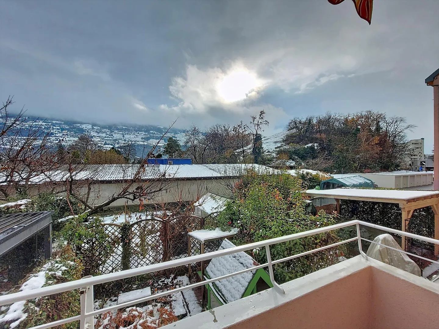 Sion, moderno appartamento di 3,5 stanze di 80 m2 con balcone sud e parcheggio - Foto 5 di 16