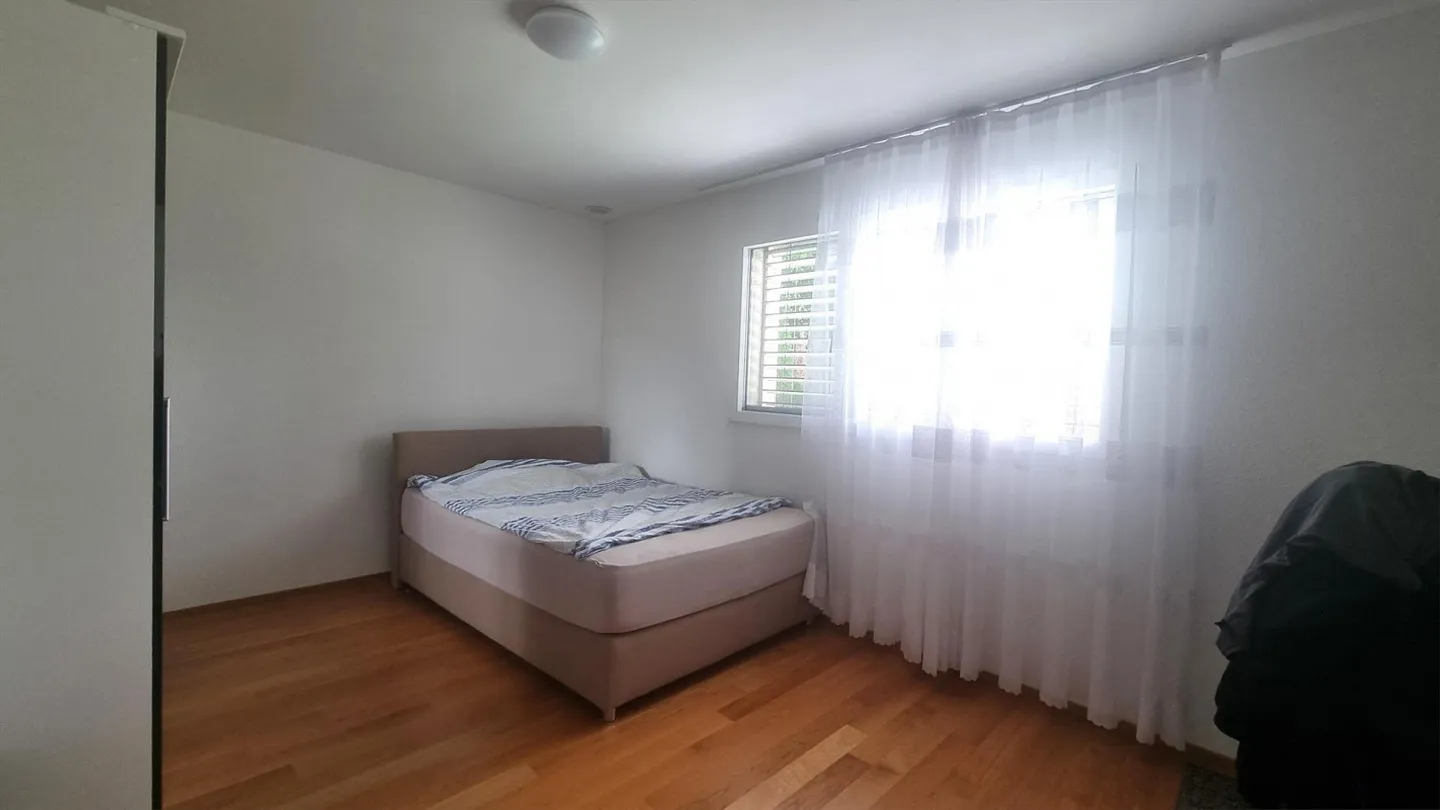 Modern apartment in a quiet and central location - Photo 6 of 10