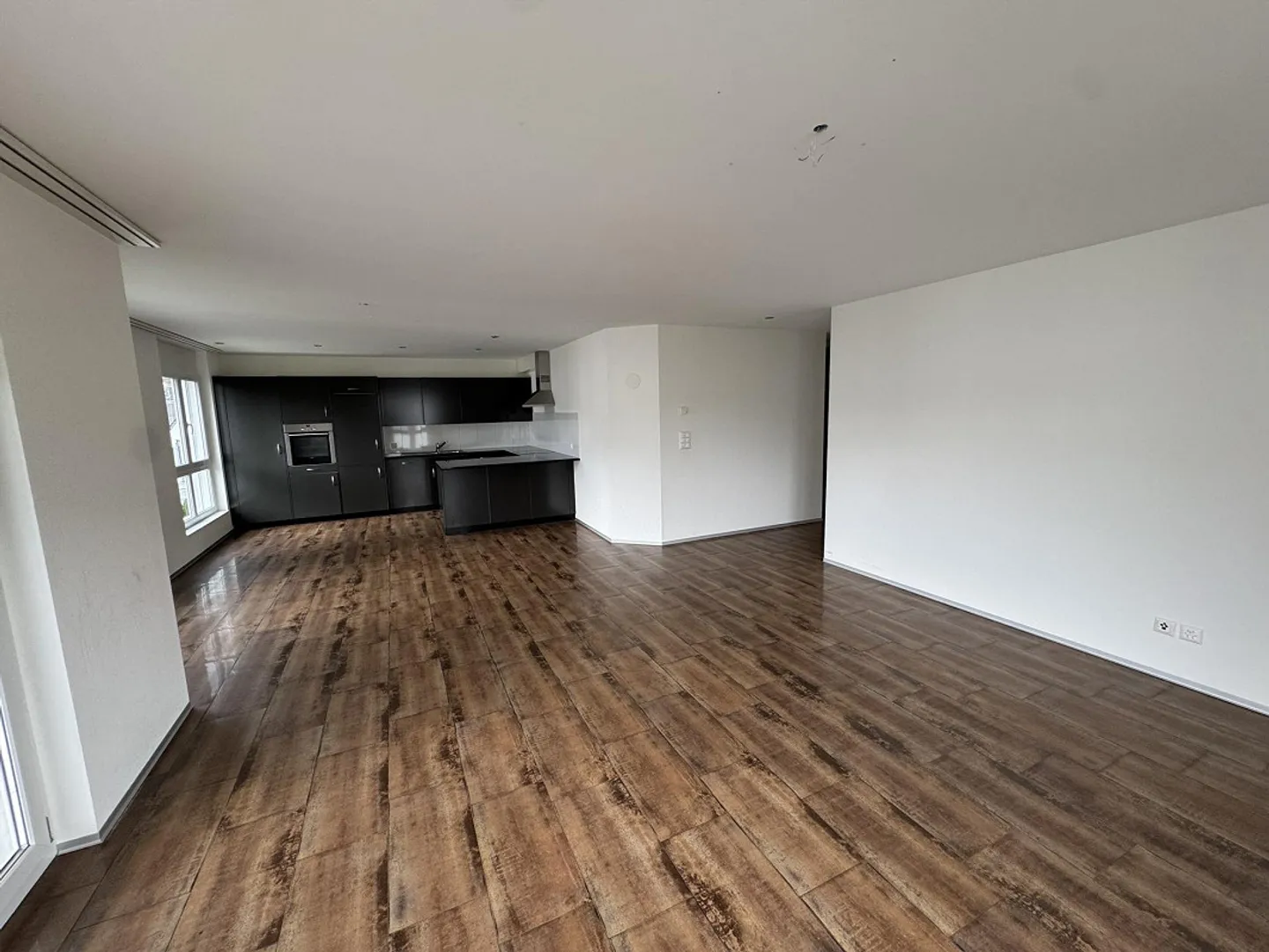 Appartement pratique de 4,5 pièces - Photo 4 sur 10