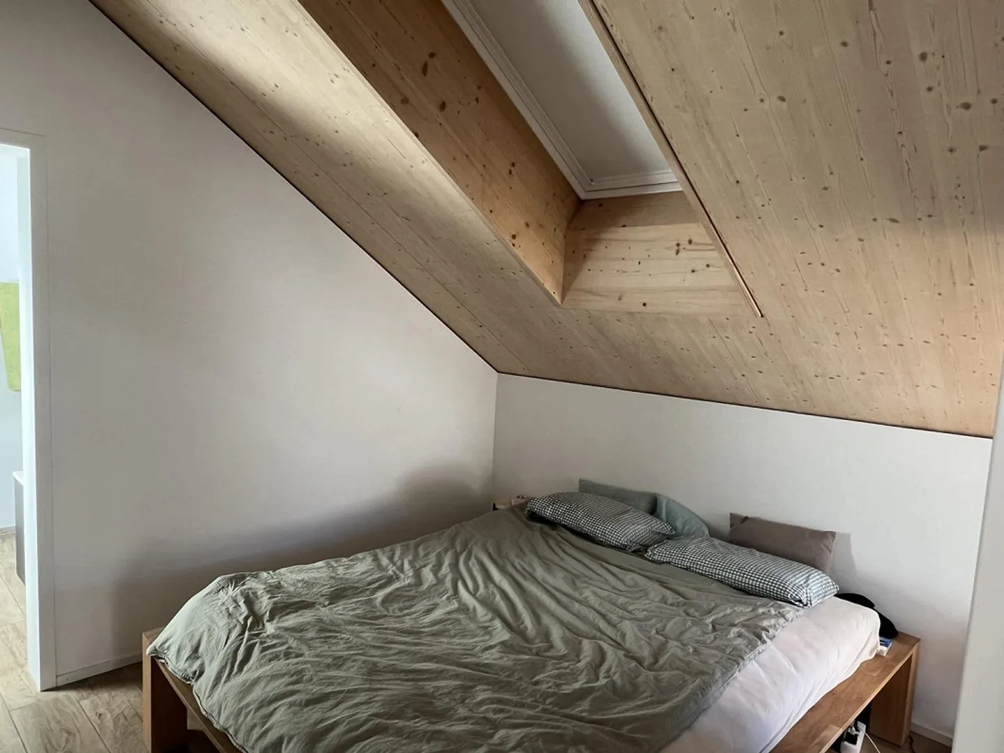 EXKLUSIVE 2 1/2-ZIMMER-ATTIKAWOHNUNG - Photo 4 of 7