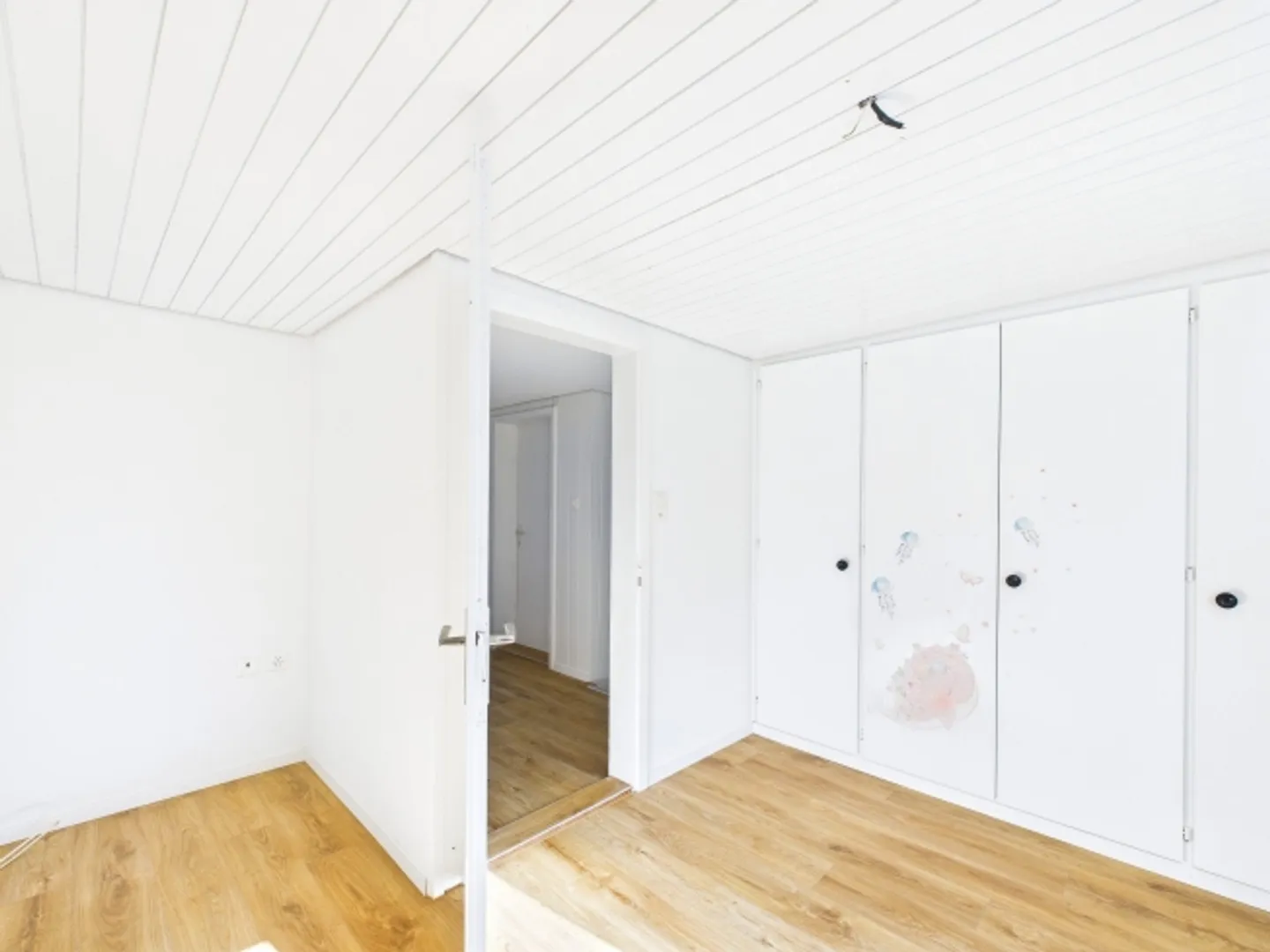 House with garden in a quiet and family-friendly single-family home neighborhood - Photo 5 of 9