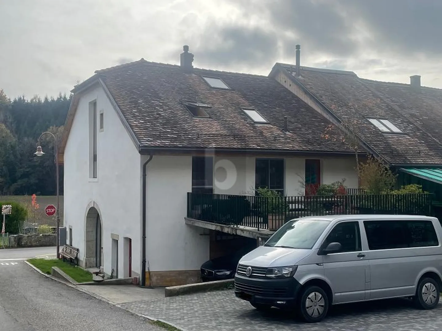 BRIGHT AND MODERN WITH BEAUTIFUL TERRACE - Photo 2 of 6