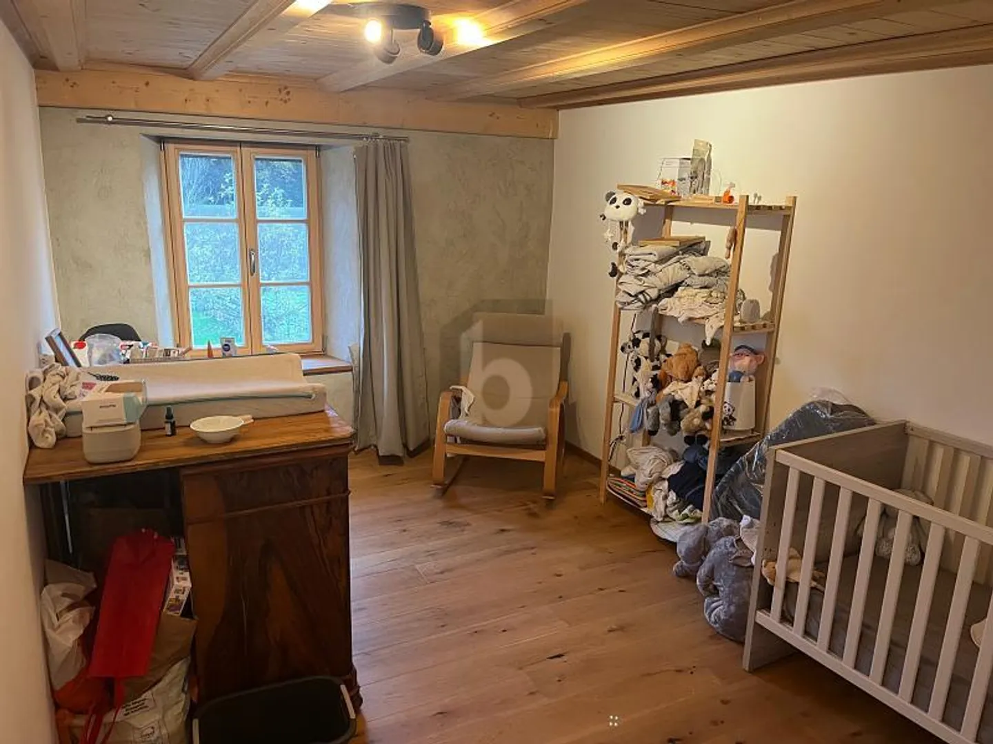 BRIGHT AND MODERN WITH BEAUTIFUL TERRACE - Photo 5 of 6