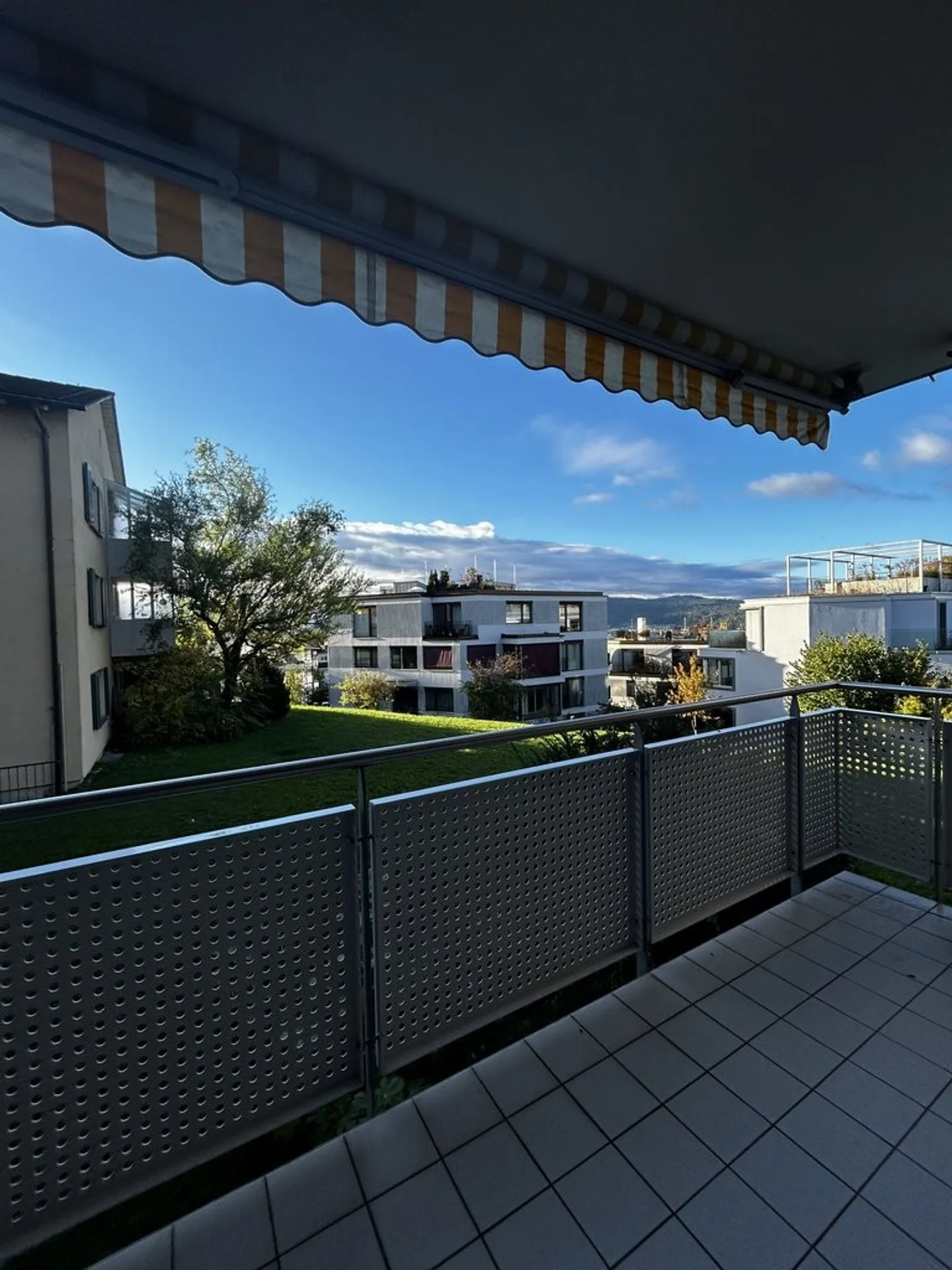 Il tuo appartamento con vista a Höngg - Foto 2 di 7