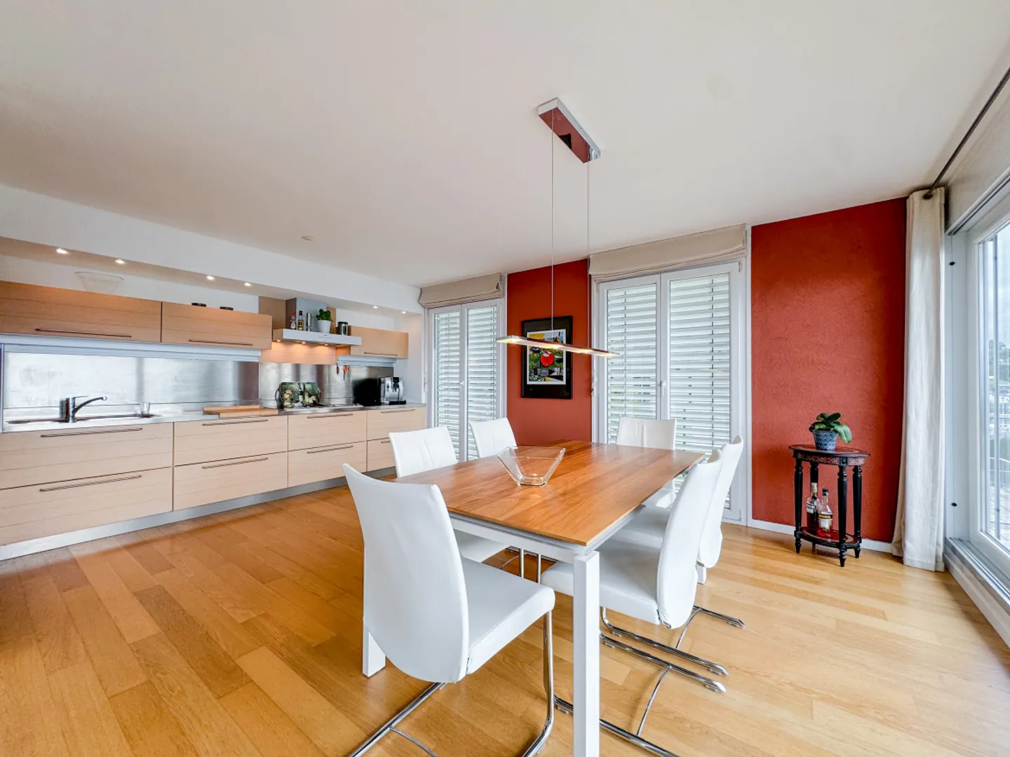 FURNISHED - SPECTACULAR 5.5 ROOM HIGH-CLASS APARTMENT WITH LAKE VIEW - Photo 5 of 11