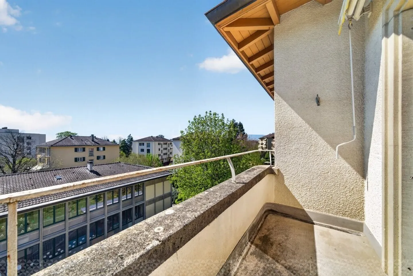 Bright apartment a stone's throw from Valency Park in Lausanne - Photo 5 of 7