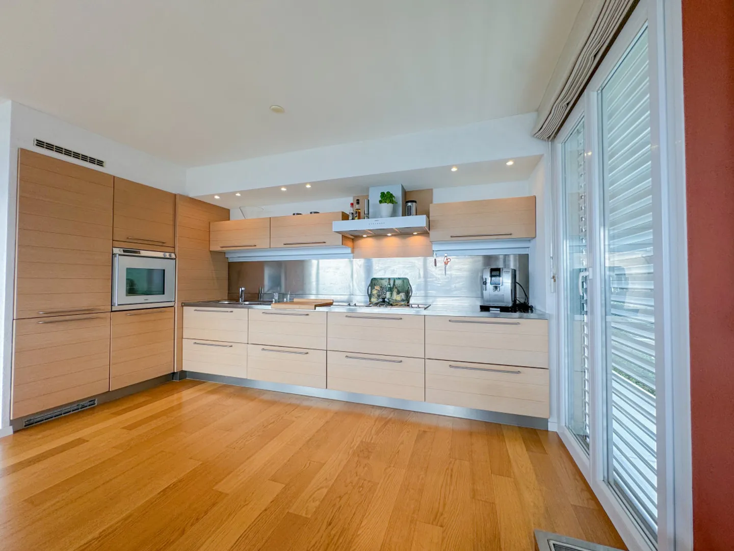 FURNISHED - SPECTACULAR 5.5 ROOM HIGH-CLASS APARTMENT WITH LAKE VIEW - Photo 6 of 11