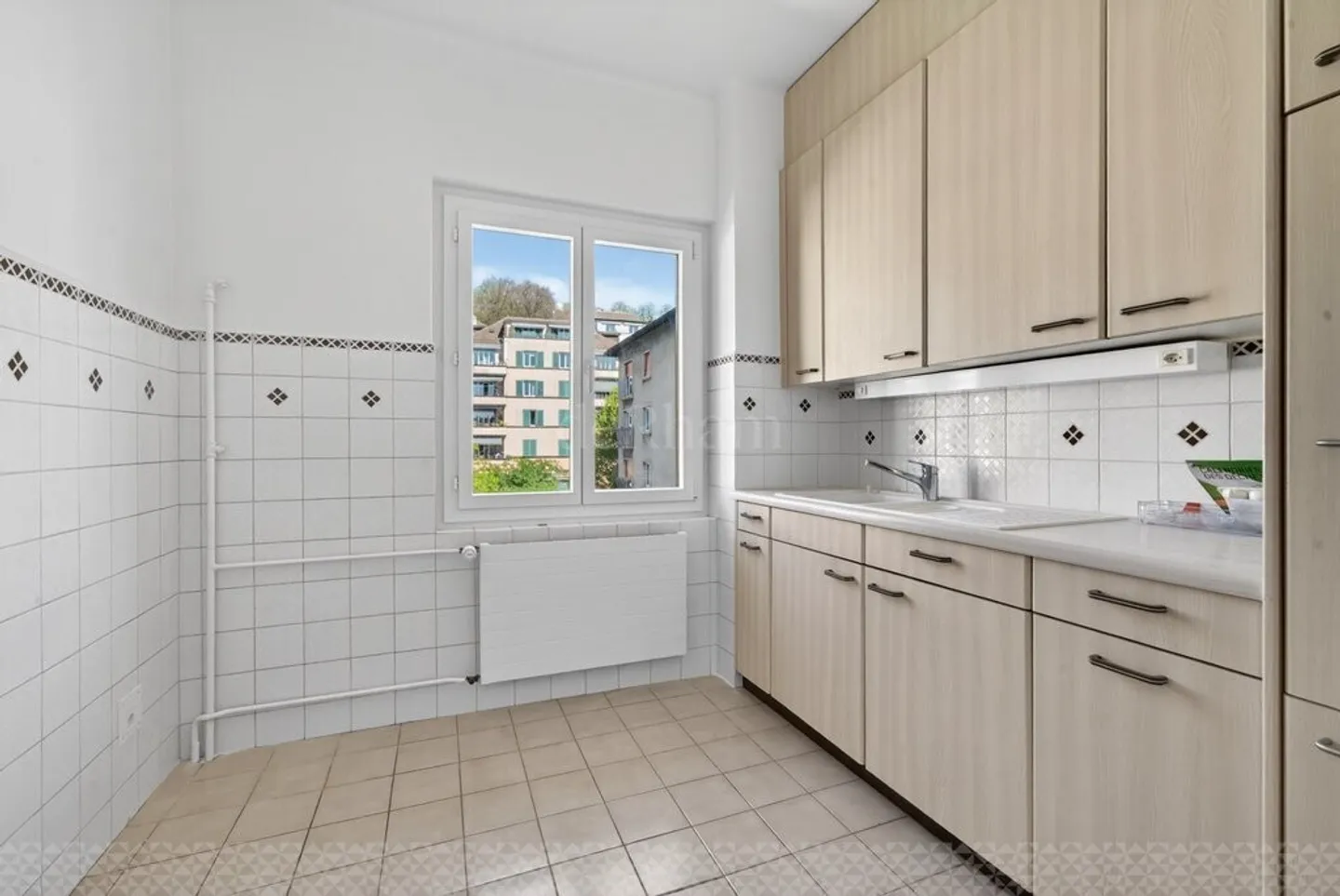 Bright apartment a stone's throw from Valency Park in Lausanne - Photo 3 of 7