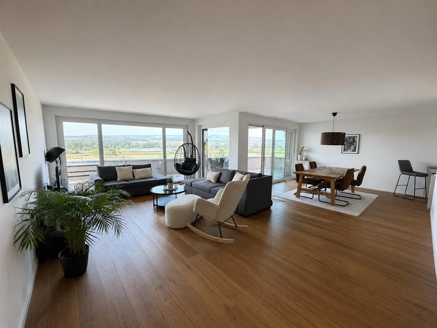 Exclusive penthouse apartment with breathtaking views - Photo 2 of 15