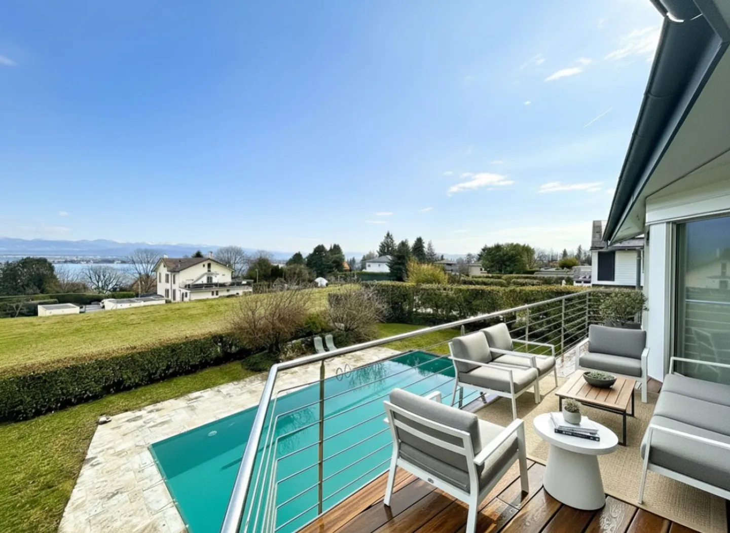 Magnifique villa familiale avec piscine, à deux pas du lac à Coppet - Photo 9 sur 13