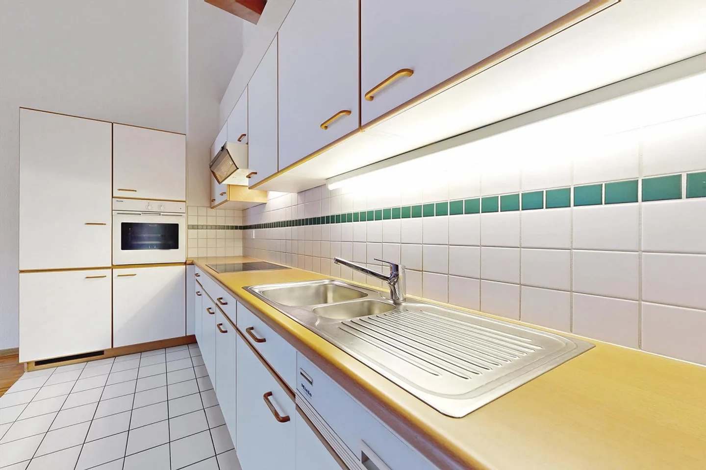 Dachgeschosswohnung - Foto 2 von 13