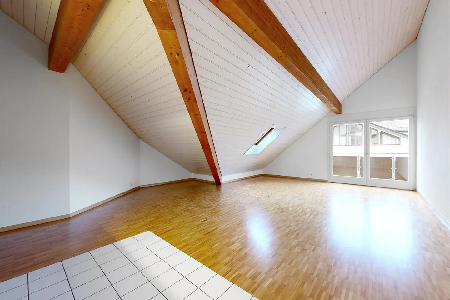 Dachgeschosswohnung - Foto 3 von 13