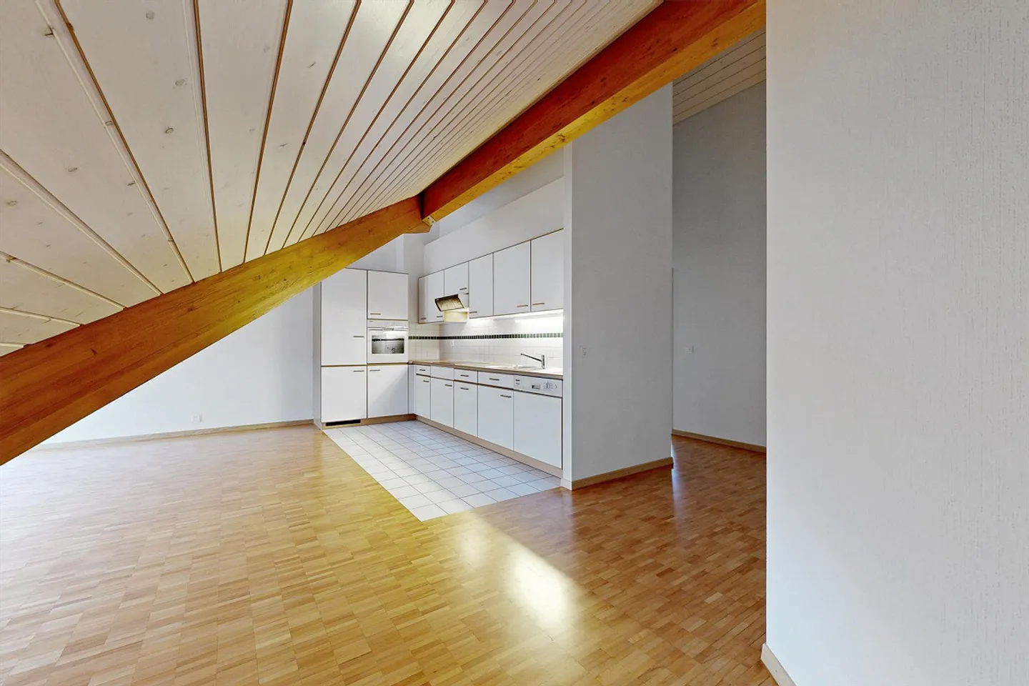 Dachgeschosswohnung - Foto 5 von 13