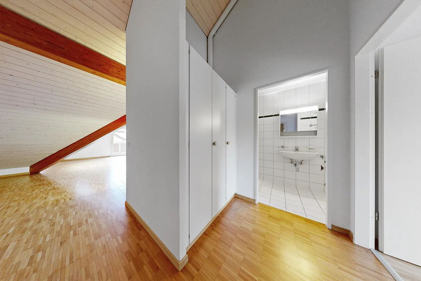 Dachgeschosswohnung - Foto 7 von 13