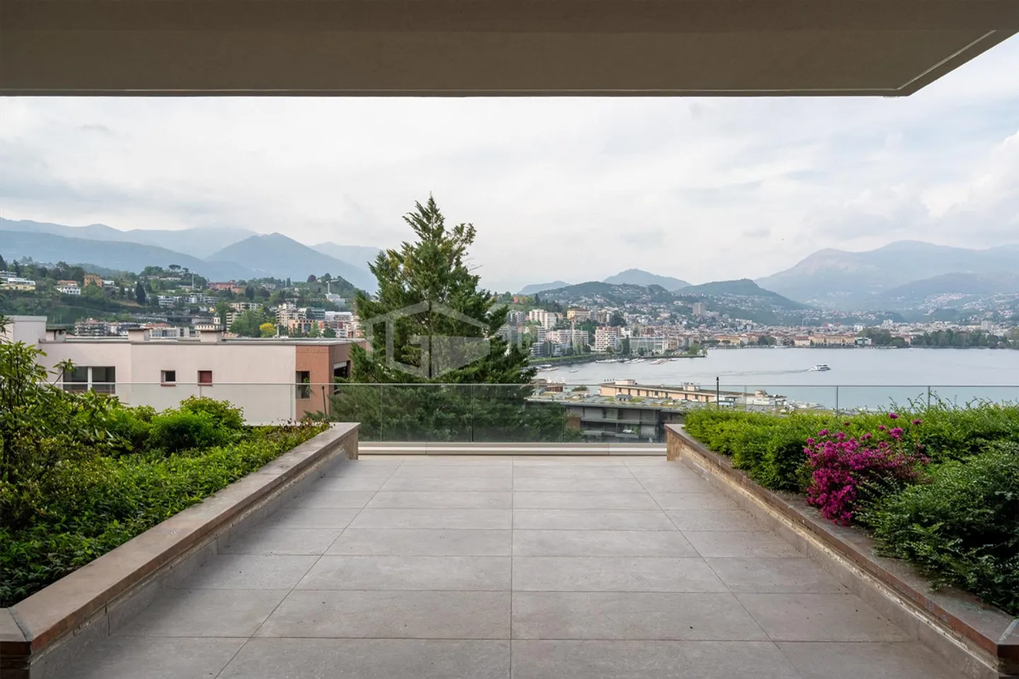 Appartamento Elegante con Vista Lago - Foto 3 di 13