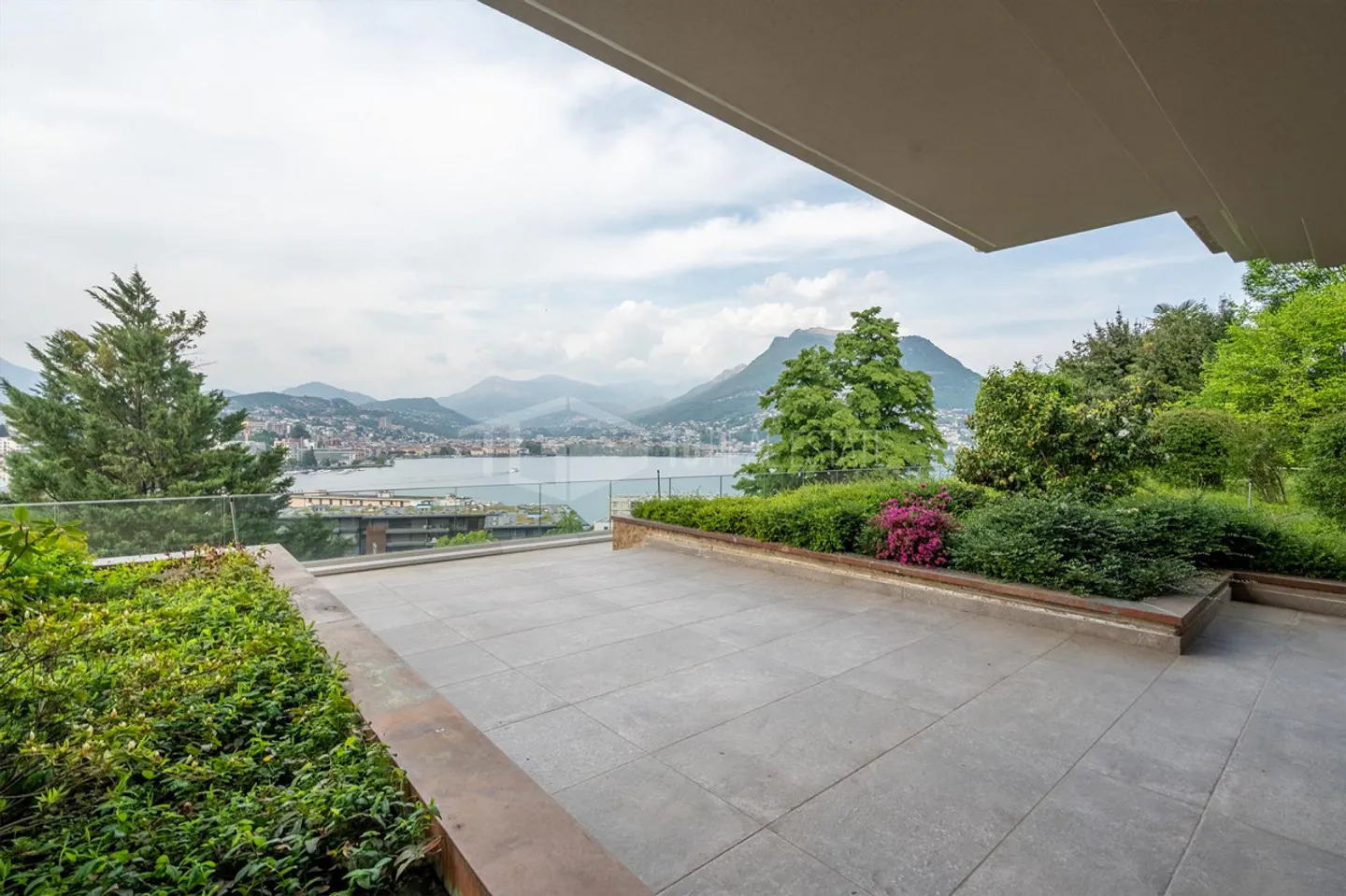Appartamento Elegante con Vista Lago - Foto 7 di 13