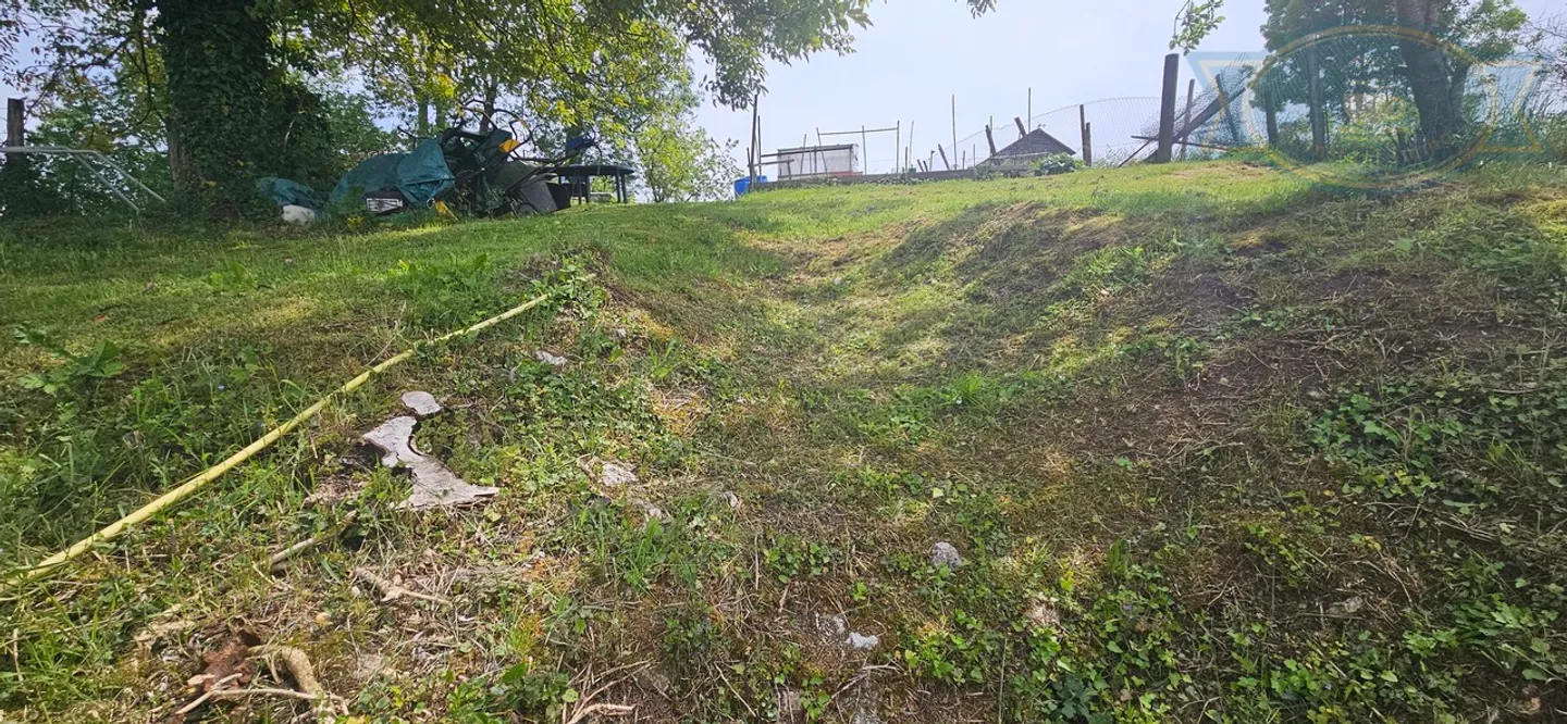 Village house with a large barn and a large garden. - Photo 4 of 13