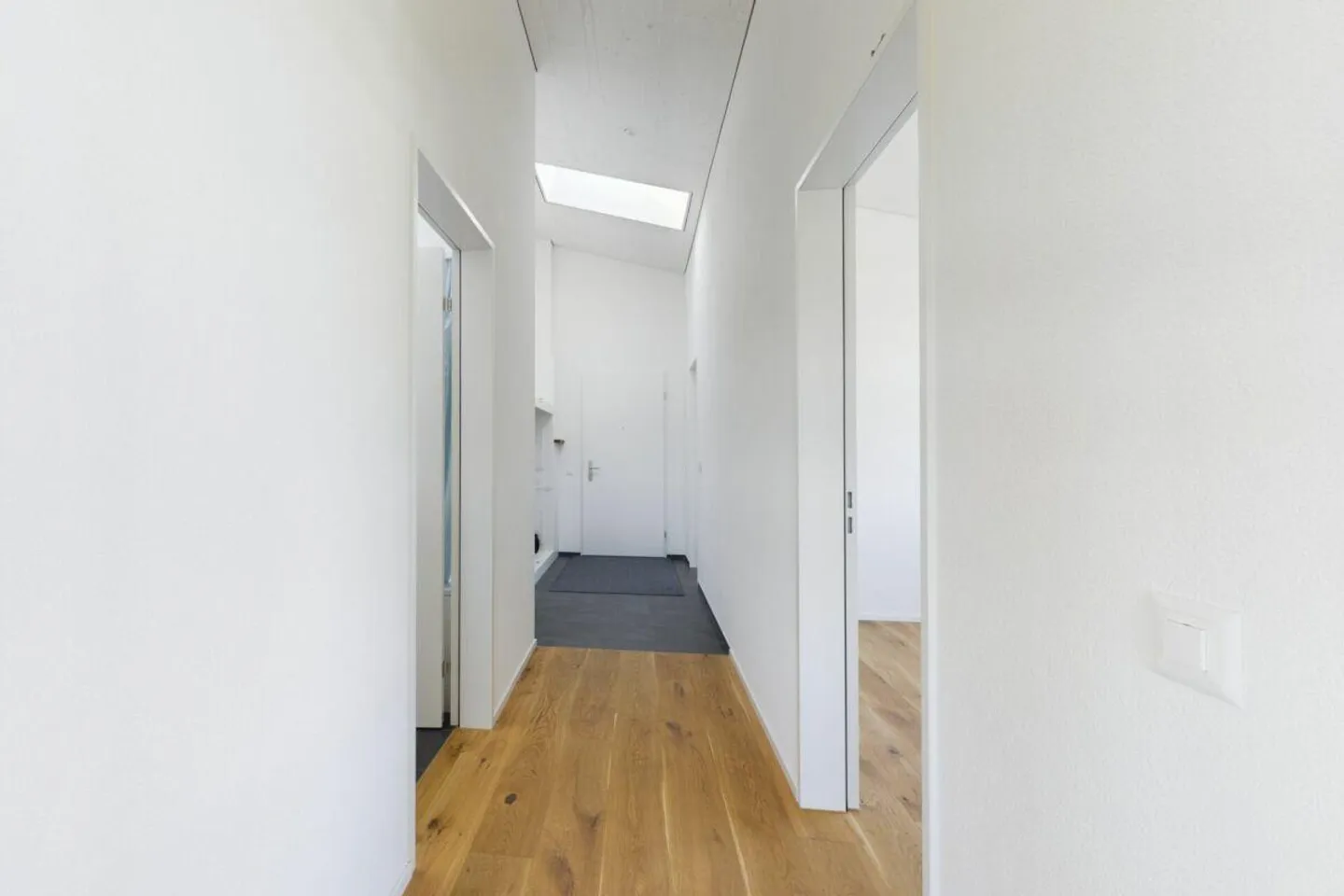 Nuovo attico soleggiato in vendita vicino al lago! - Foto 7 di 19