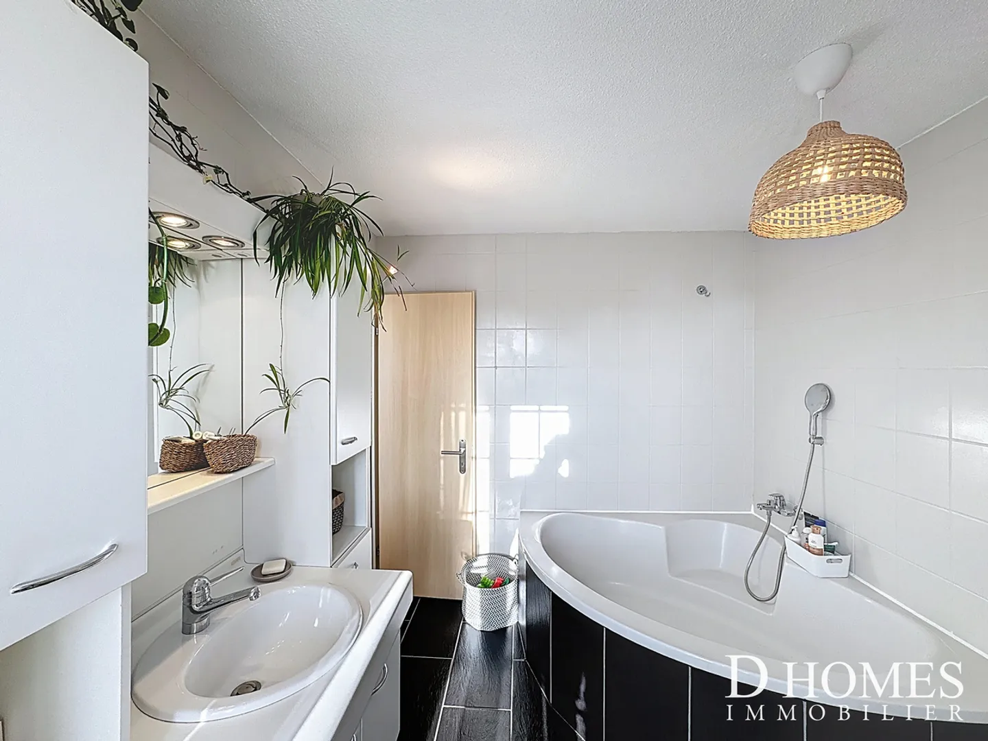 EXKLUSIVITÄT I Wunderschöne 5,5-Zimmer-Villa mit freiem Blick - Foto 8 von 13