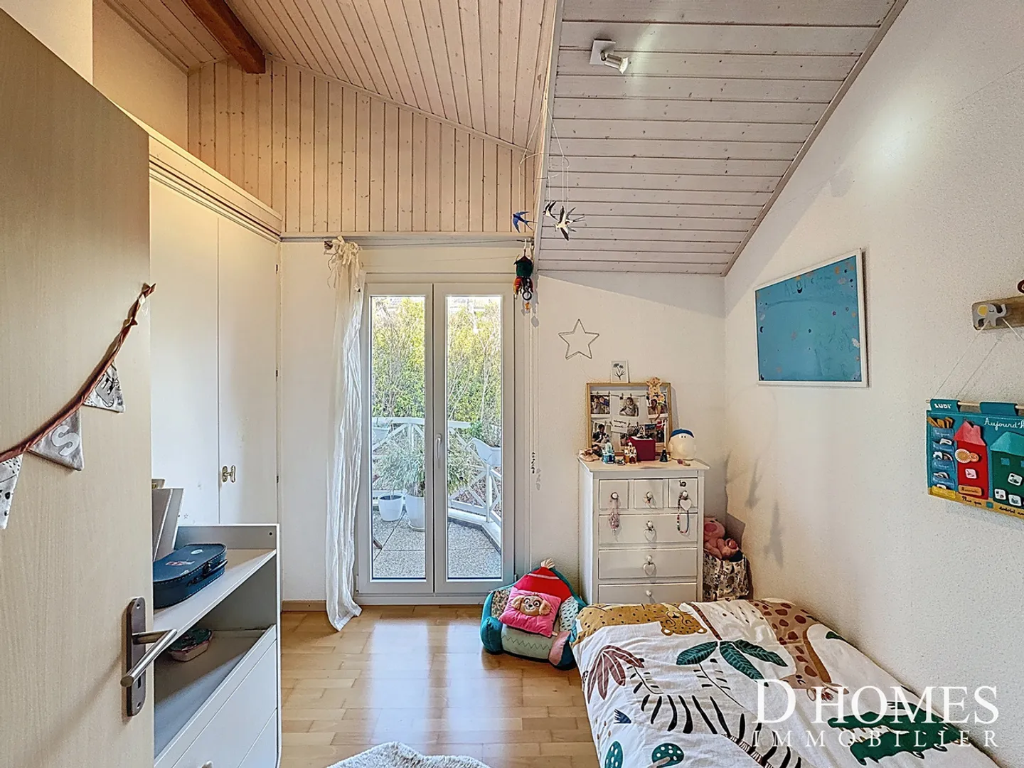 EXKLUSIVITÄT I Wunderschöne 5,5-Zimmer-Villa mit freiem Blick - Foto 9 von 13