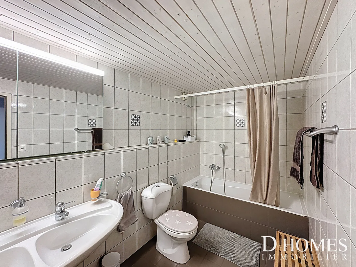 EXKLUSIVITÄT I Wunderschöne 5,5-Zimmer-Villa mit freiem Blick - Foto 10 von 13