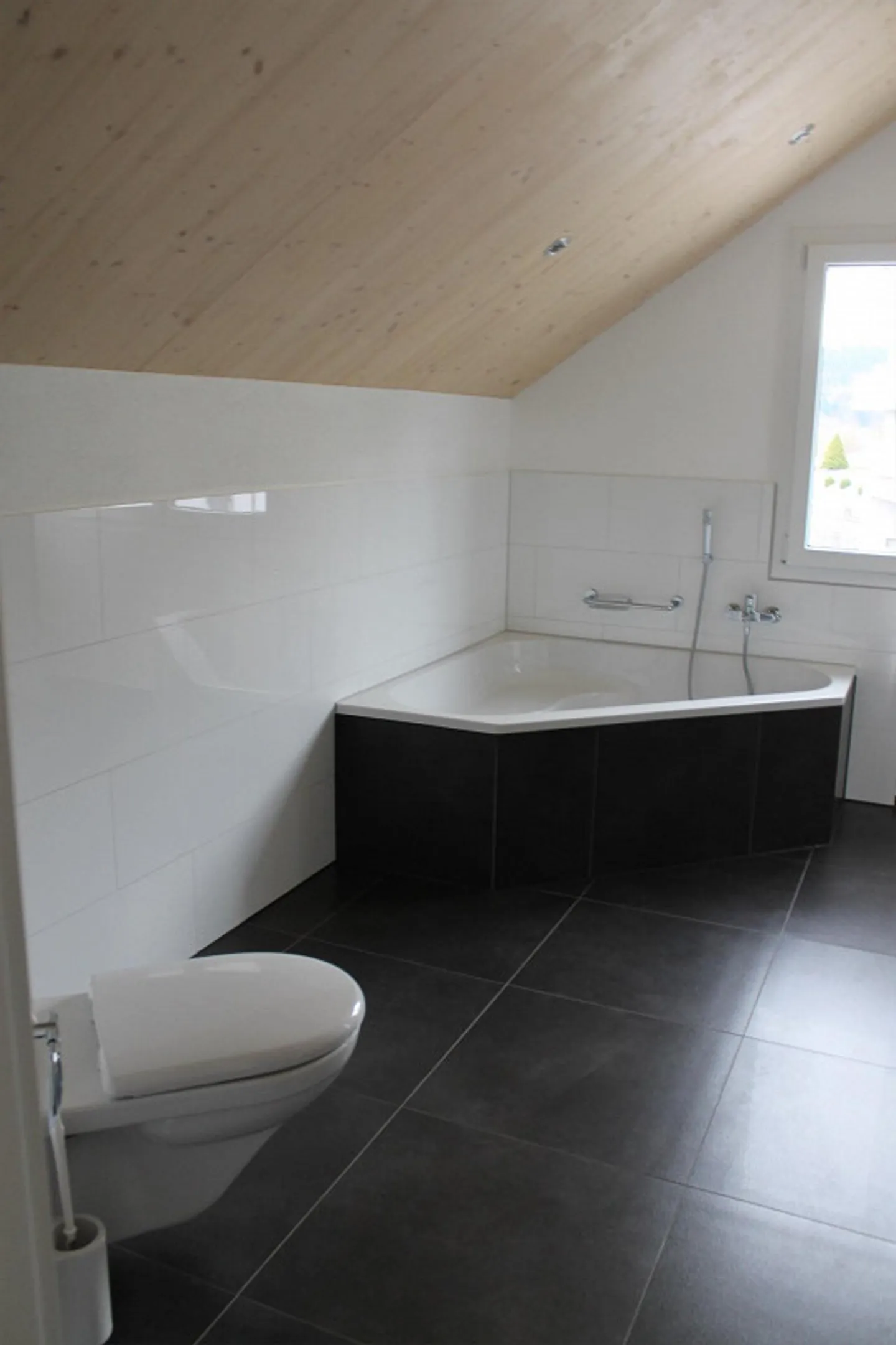 Geräumige 7-Zimmer Wohnung - Foto 14 von 16