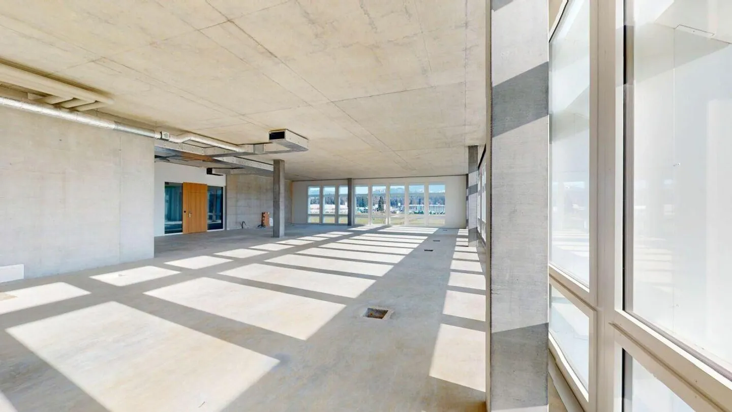 Spazio commerciale versatile in costruzione grezza in posizione centrale - Foto 3 di 7