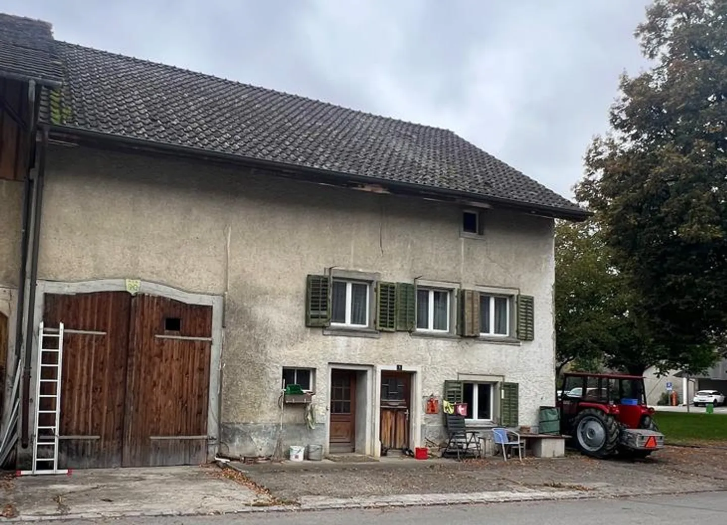Ehemaliges Bauernhaus an zentraler Lage - Foto 1 von 14