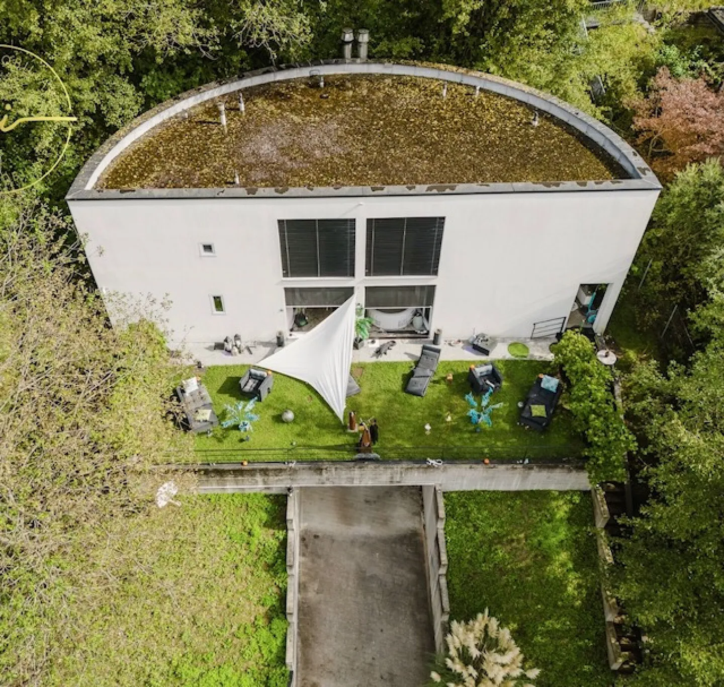 Villa moderna ed esclusiva con vista mozzafiato e arredi di alta qualità - Foto 2 di 19