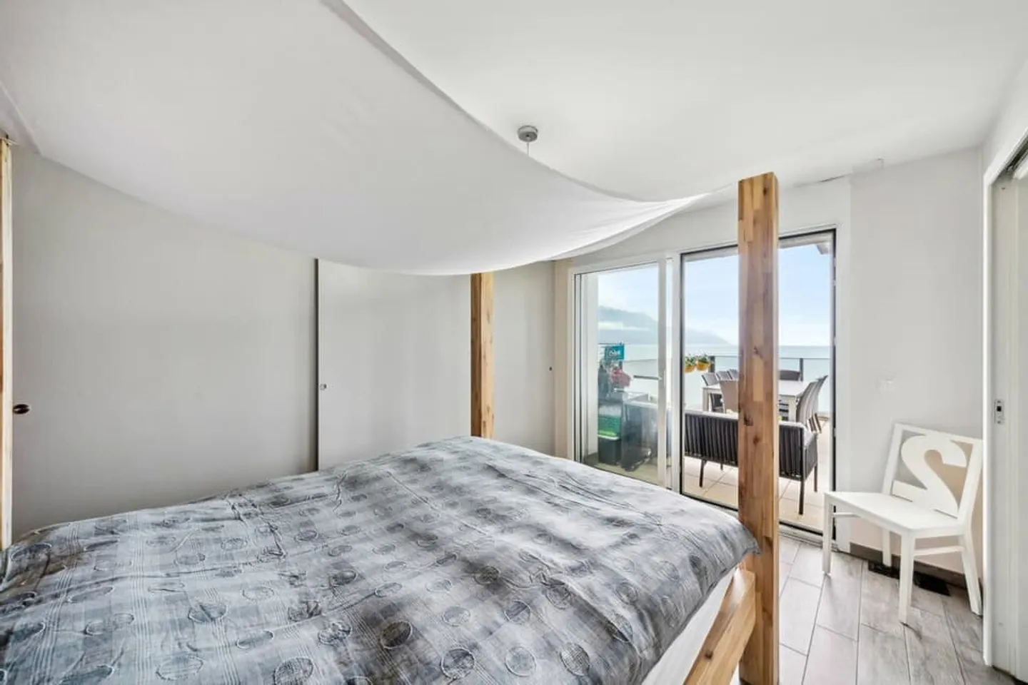 Attico eccezionale con vista panoramica sul lago - Foto 6 di 10