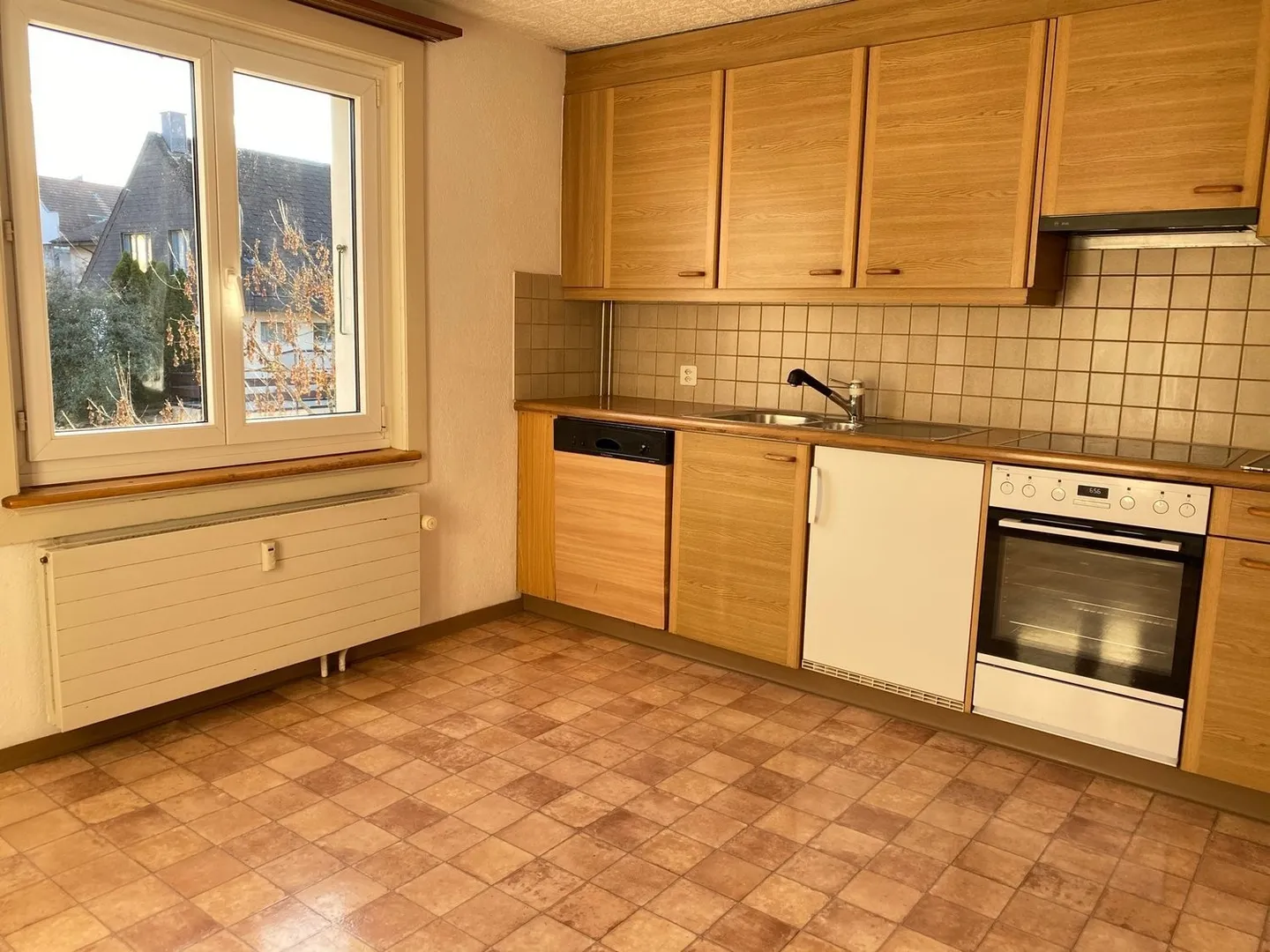 Charmante 4.5-Zimmer-Dachwohnung in ruhiger Lage von Zwingen - Foto 3 von 13