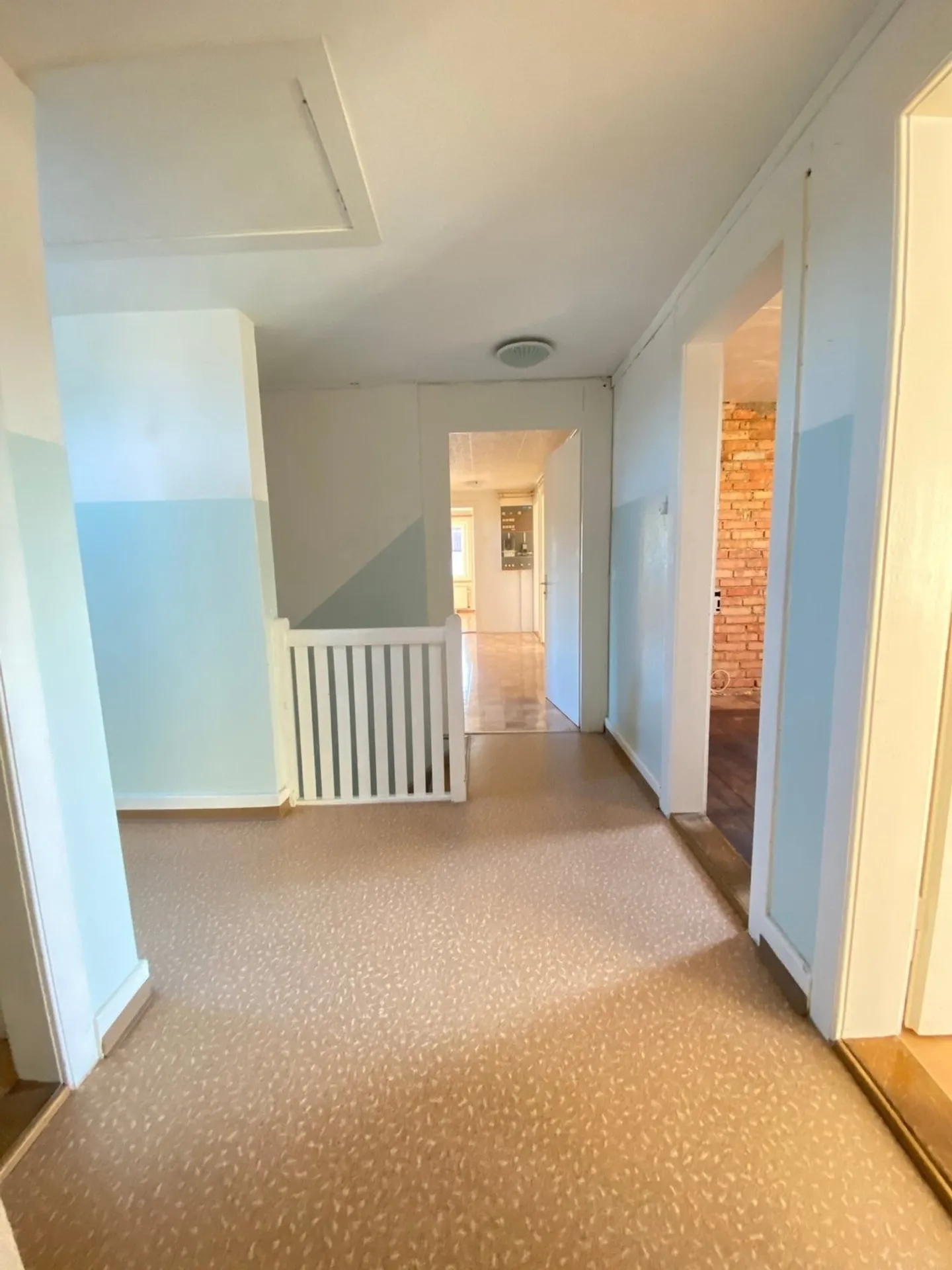 Charmante 4.5-Zimmer-Dachwohnung in ruhiger Lage von Zwingen - Foto 6 von 13