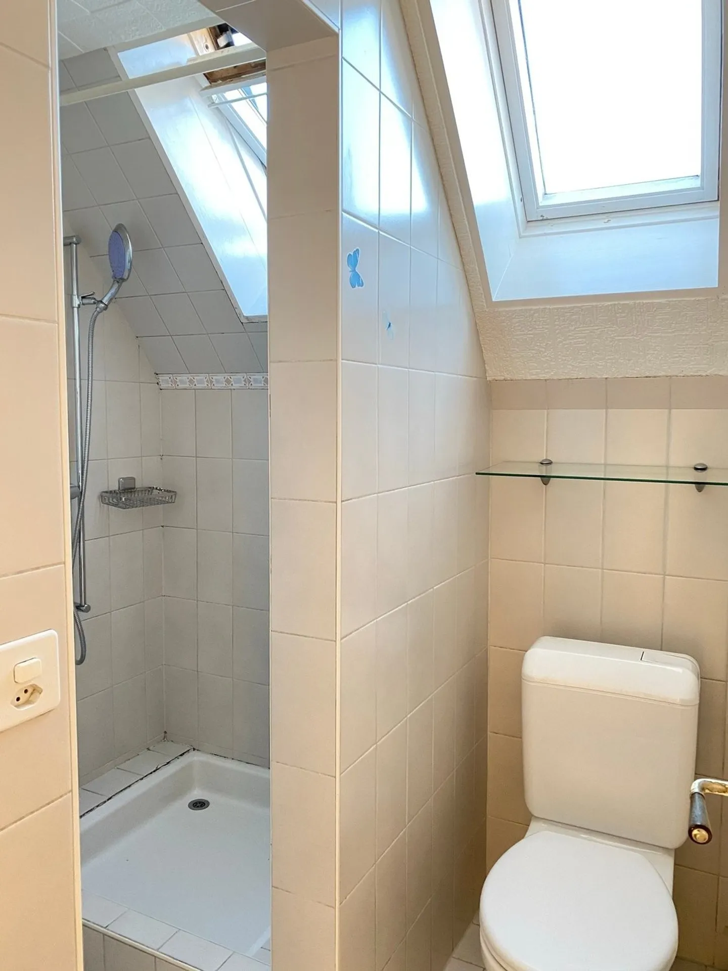 Charmante 4.5-Zimmer-Dachwohnung in ruhiger Lage von Zwingen - Foto 11 von 13