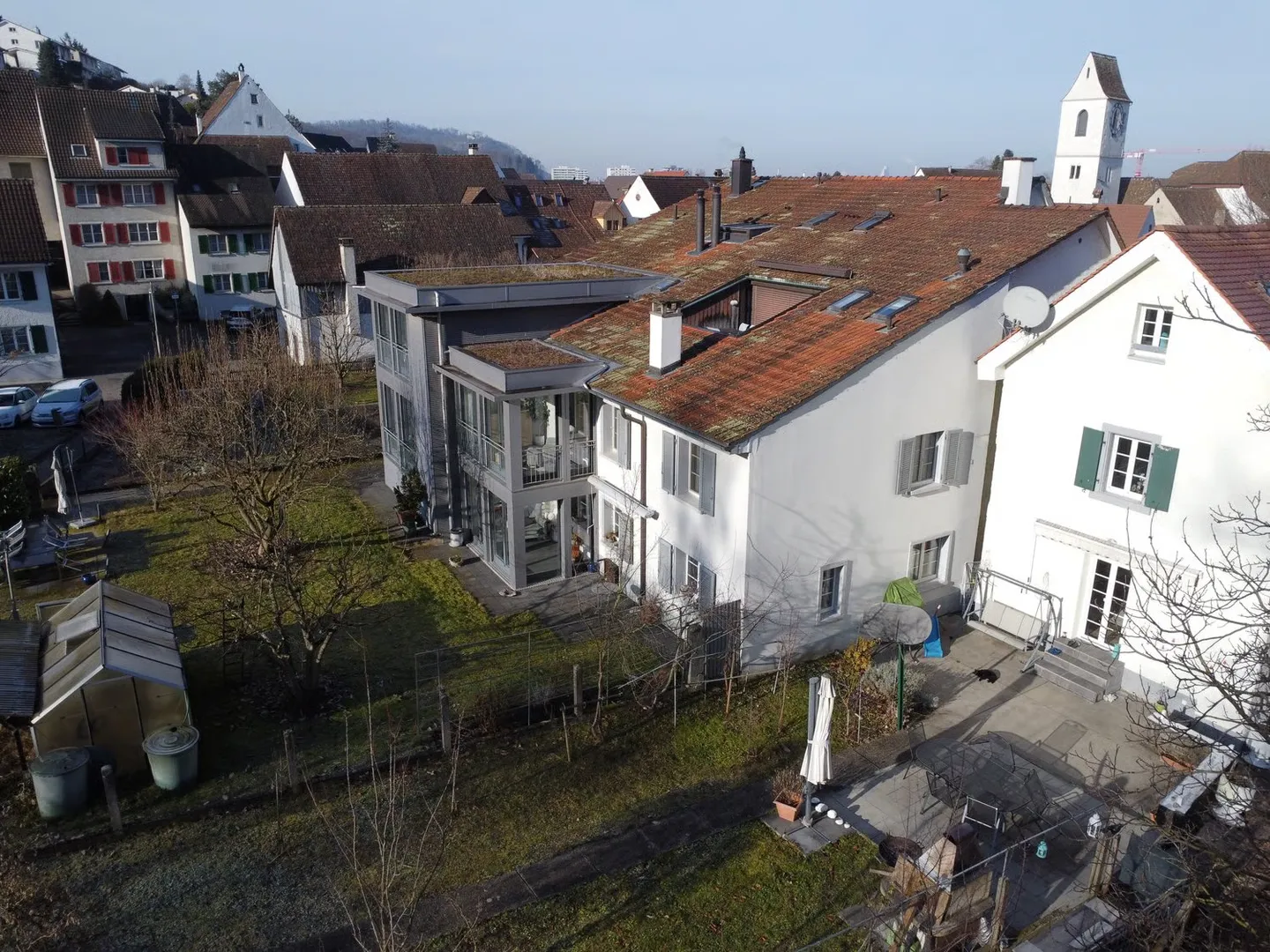 Casa plurifamiliare nel centro storico del villaggio con grande potenziale - Foto 4 di 15