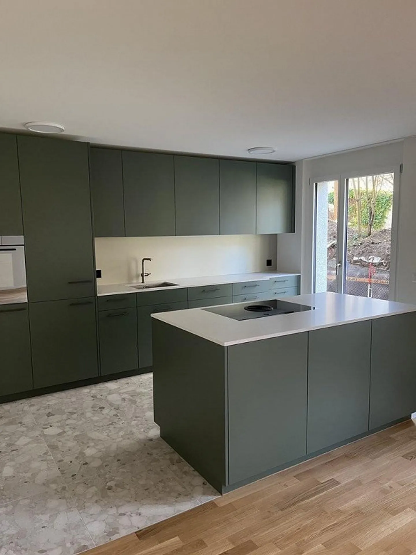 First rental - Attractive garden apartment for rent - Photo 4 of 7