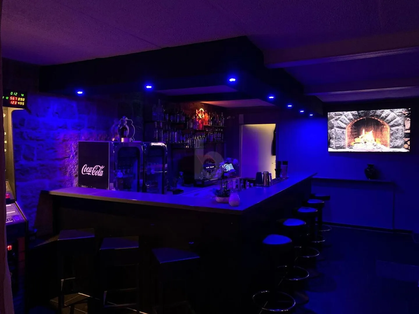 HOTSPOT FOR NIGHTLIFE OR CULINARY - Photo 1 of 6