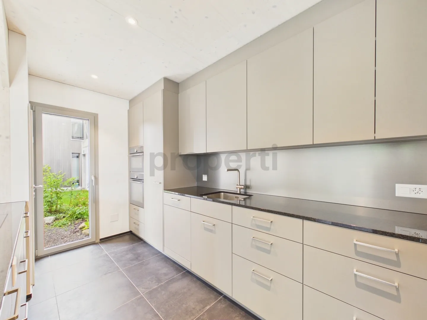 Stylish, modern living with a connection to nature and a view all the way to the Alps - Photo 5 of 13