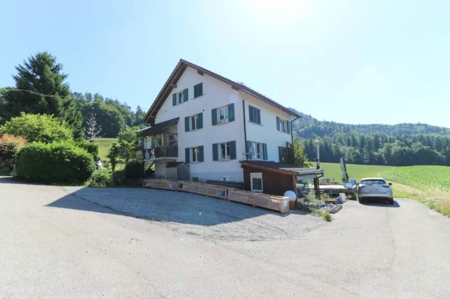 Maison multifamiliale de 10,5 pièces - Photo 2 sur 5