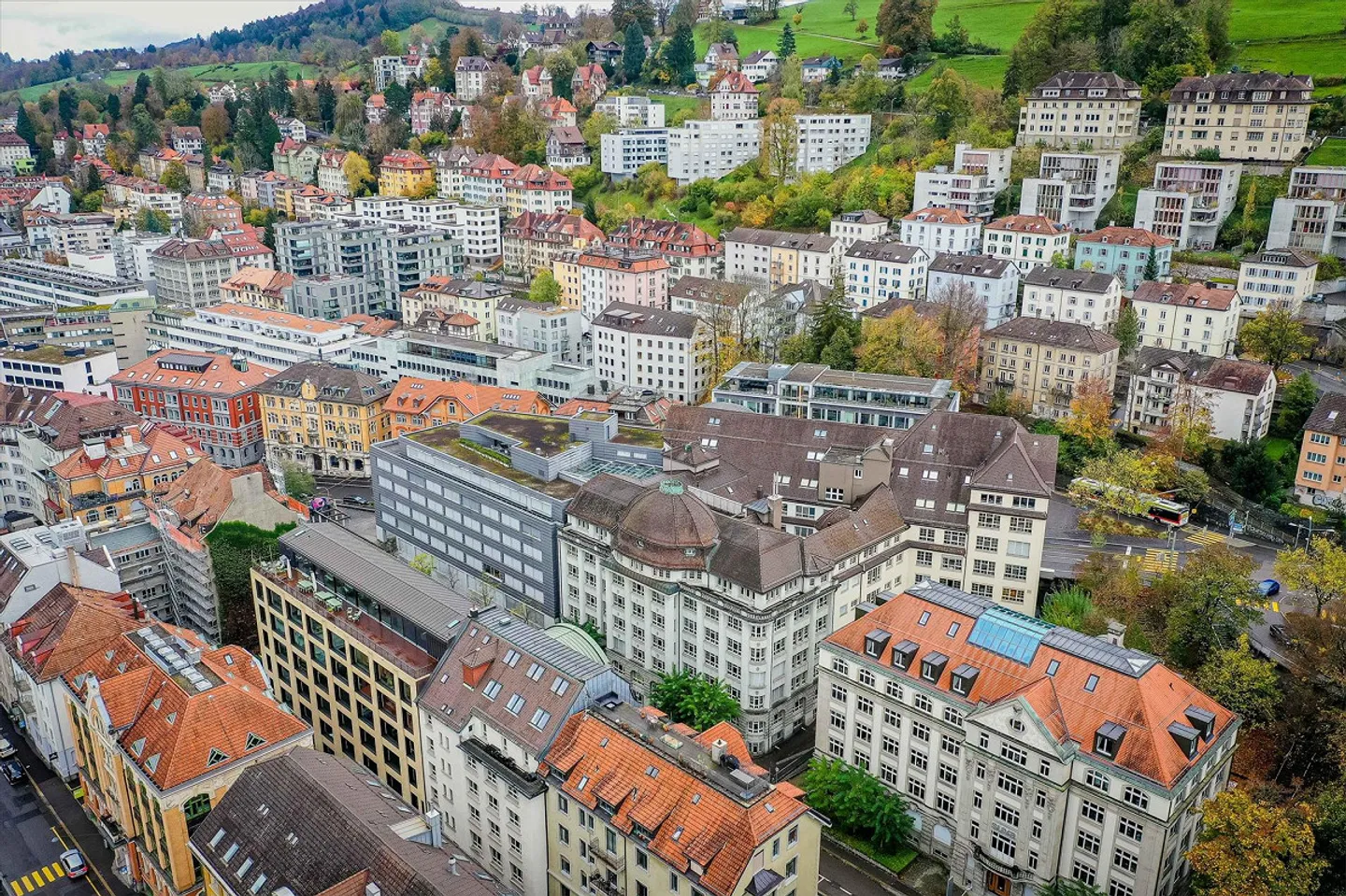 Vielseitige Gewerbefläche - Foto 1 von 8