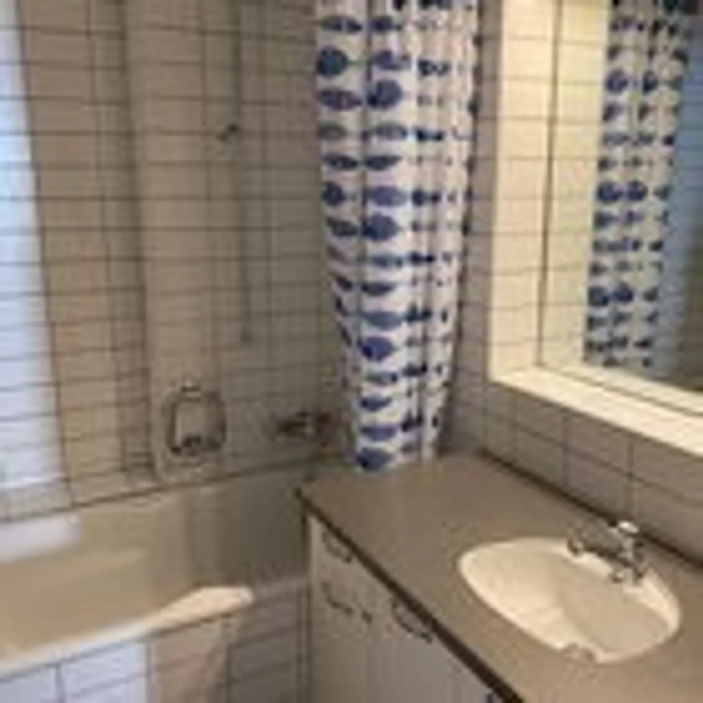 Camera moderna arredata (limitata fino alla fine di maggio) - Foto 2 di 3