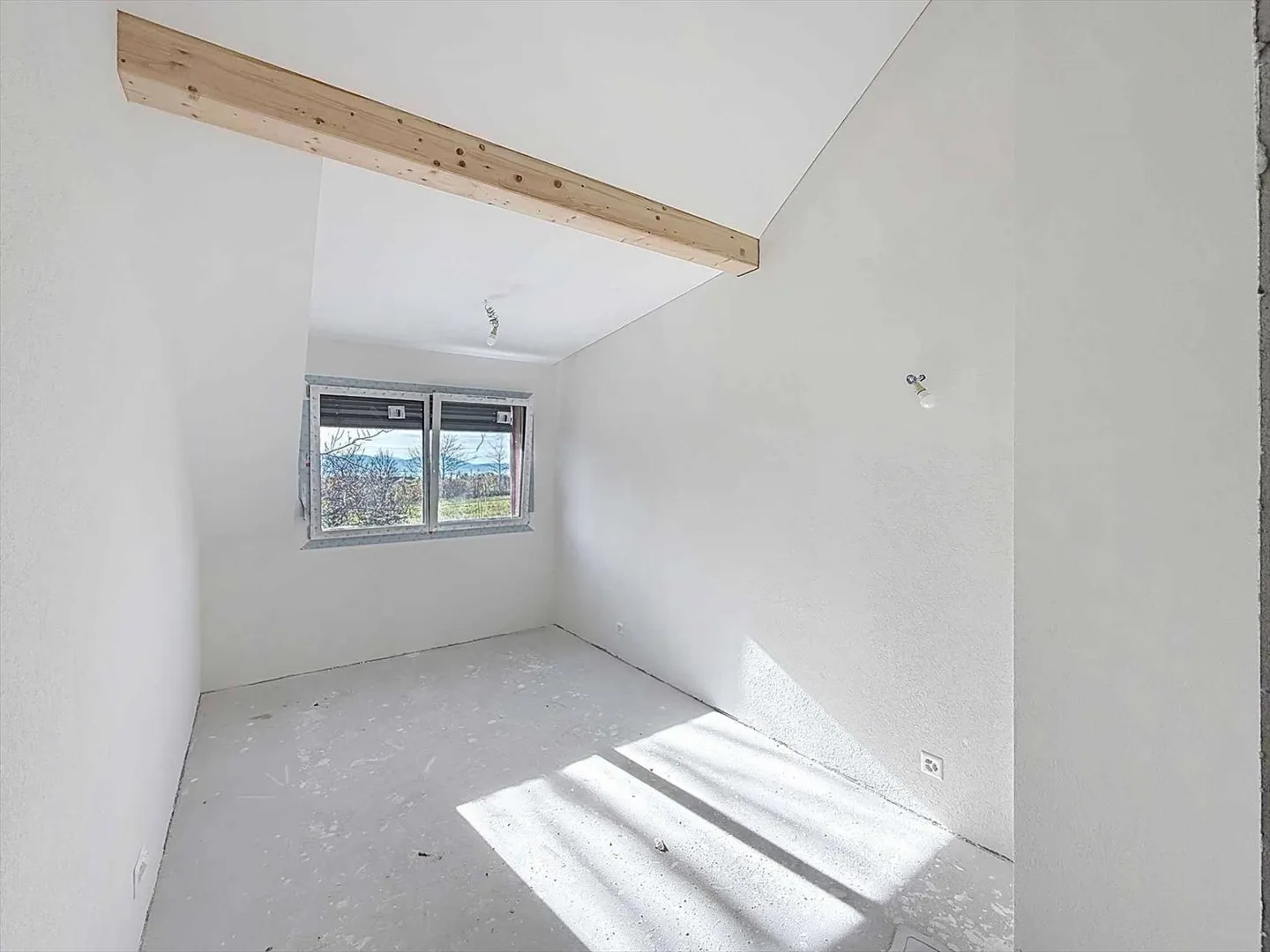 Semi-detached house for sale - Photo 4 of 13