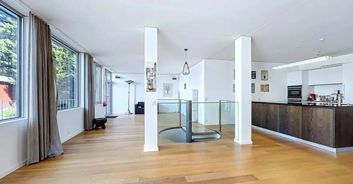 Modular Familienimmobilie mit 3 Einheiten - Foto 3 von 10