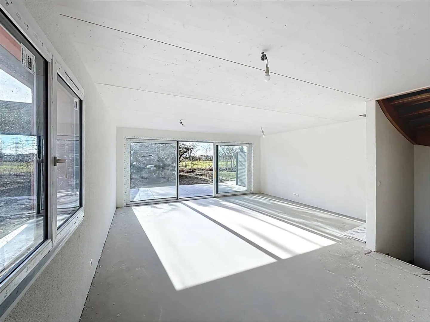 Semi-detached house for sale - Photo 2 of 13