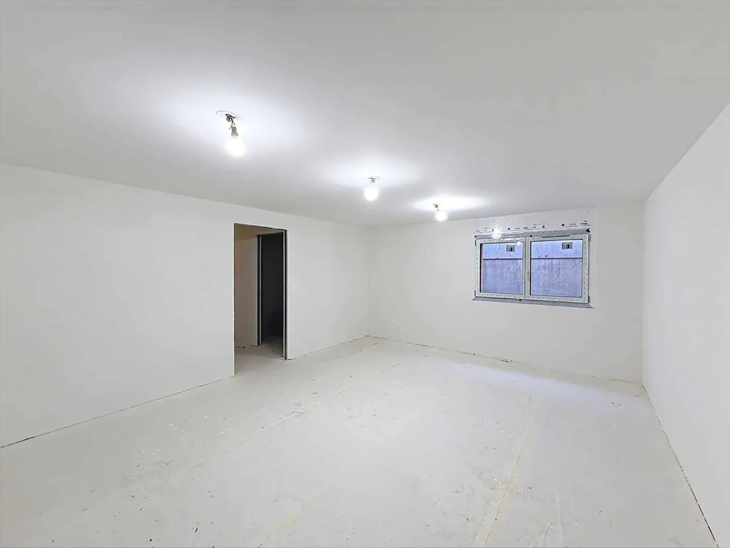 Semi-detached house for sale - Photo 9 of 13