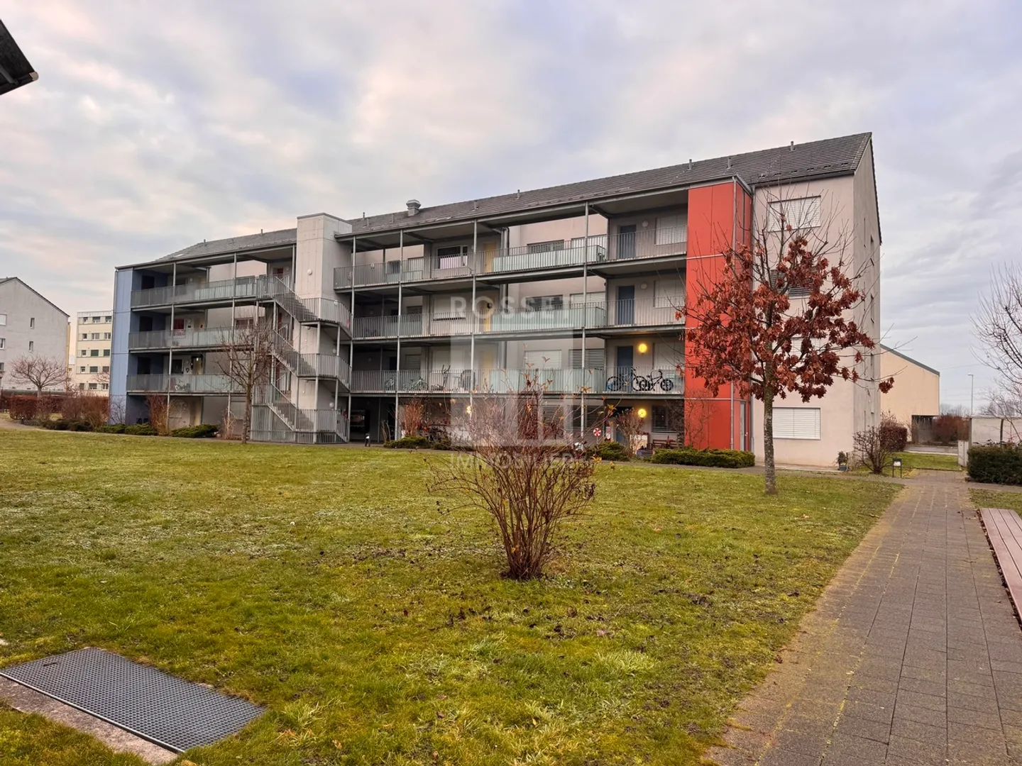 Appartement de deux pièces et demie au troisième étage - Photo 1 sur 2