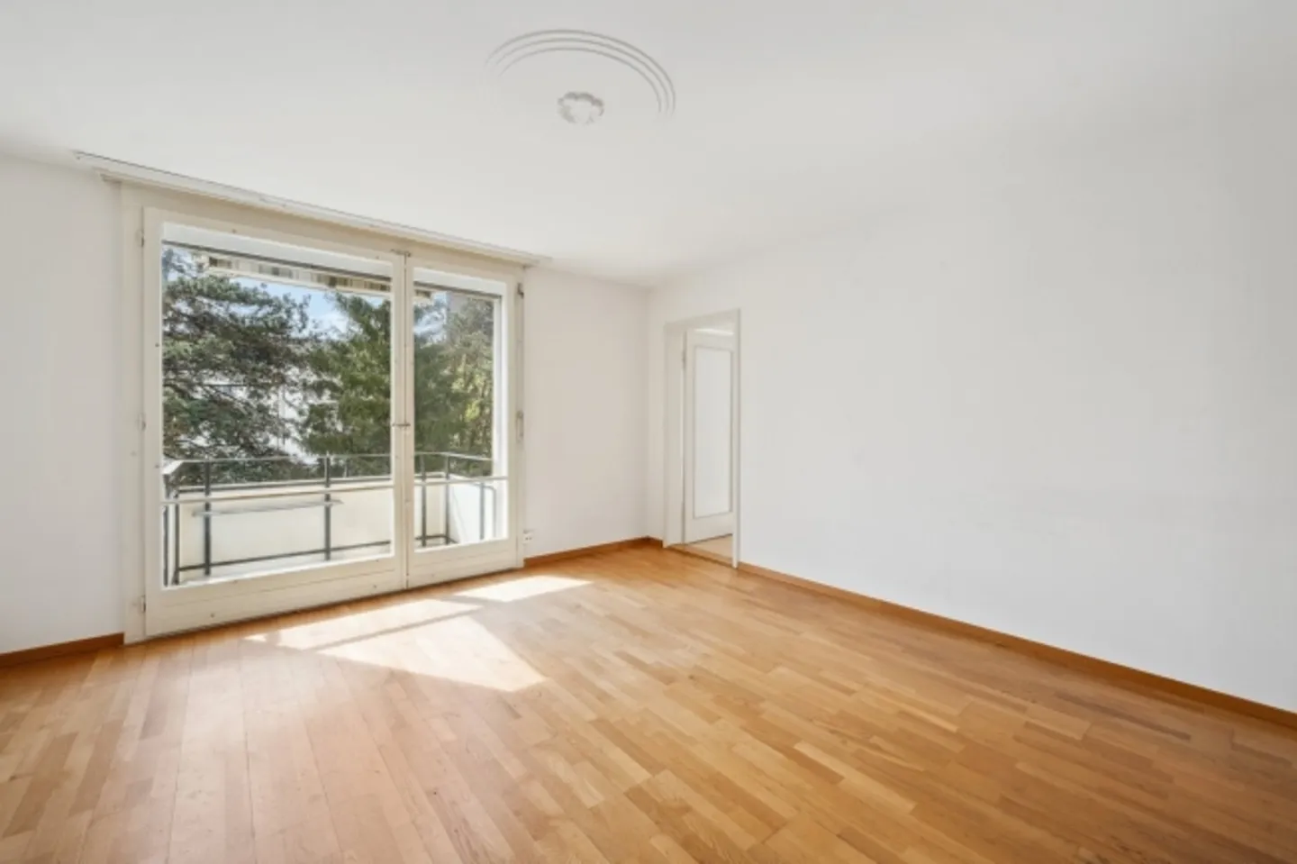 Soluzione temporanea fino al 31.03.2026: Ideale soluzione temporanea appartamento 2.5 stanze a Seebach - Foto 2 di 6