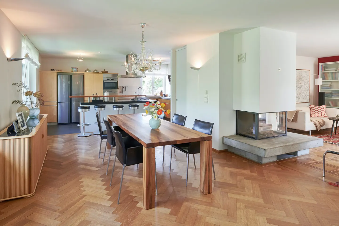GRANDES PROPRIÉTÉS - Villa avec trois unités résidentielles et un grand potentiel de développement - Photo 5 sur 8