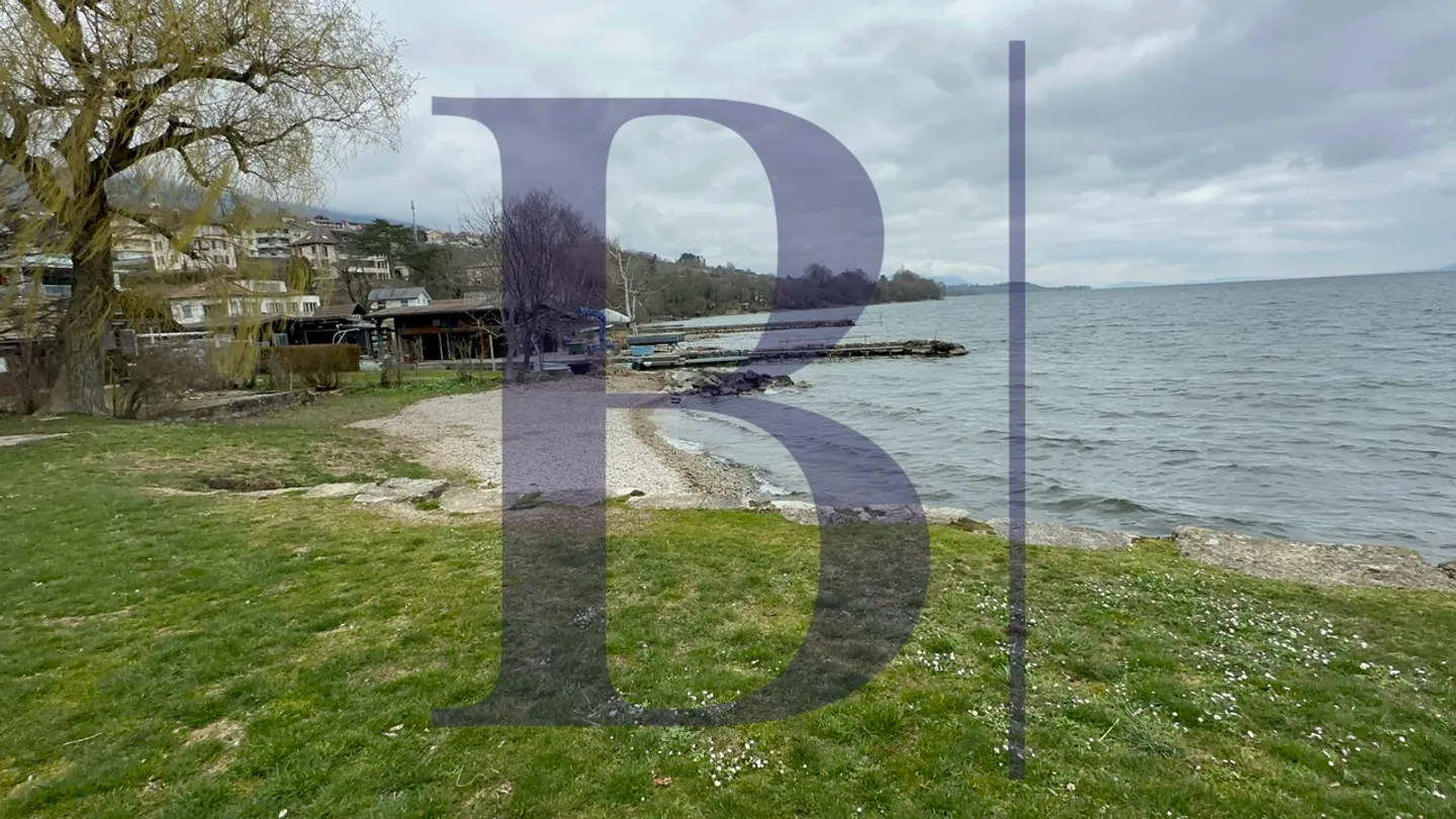 Residential Building by Lake Neuchâtel - Photo 2 of 10