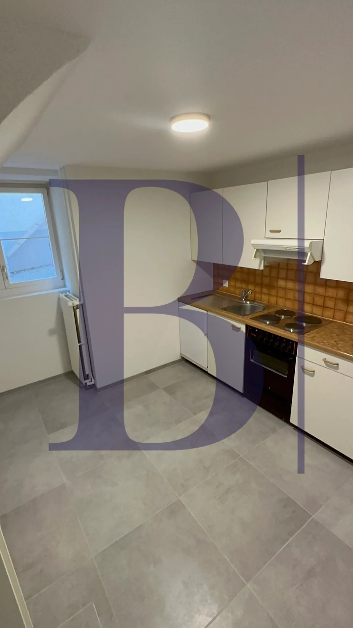 Residential Building by Lake Neuchâtel - Photo 9 of 10