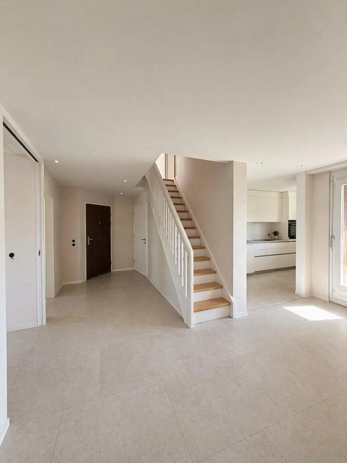 Appartamento duplex ristrutturato con 4 stanze - Foto 2 di 8